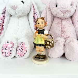 Goebel Hummel Figurine - Sister